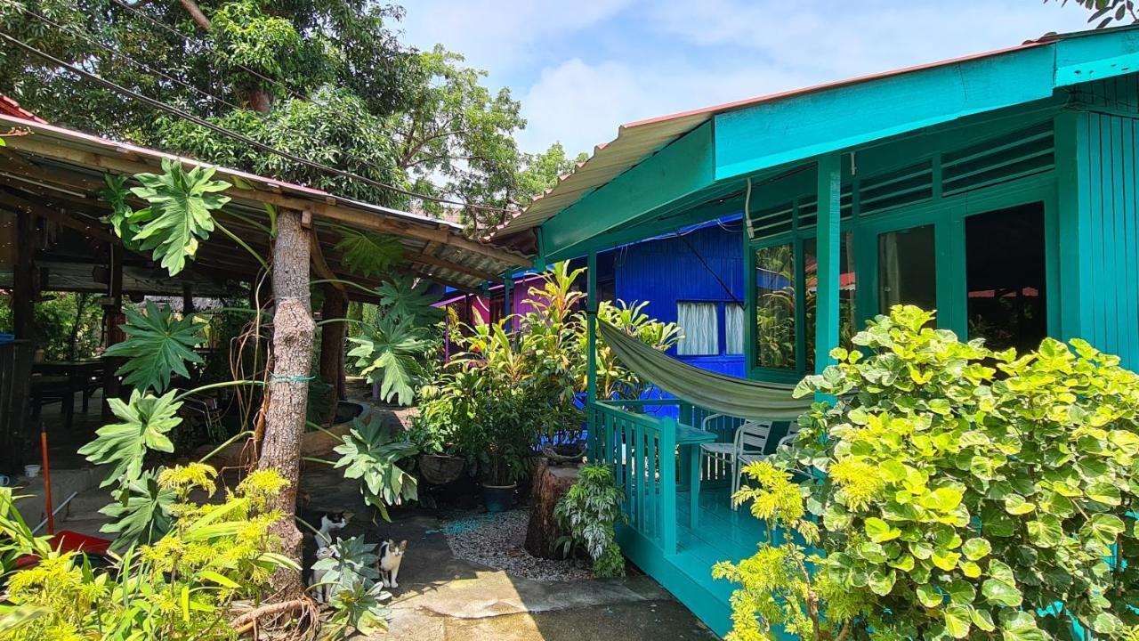 Gecko Guesthouse Pantai Cenang  Eksteriør bilde