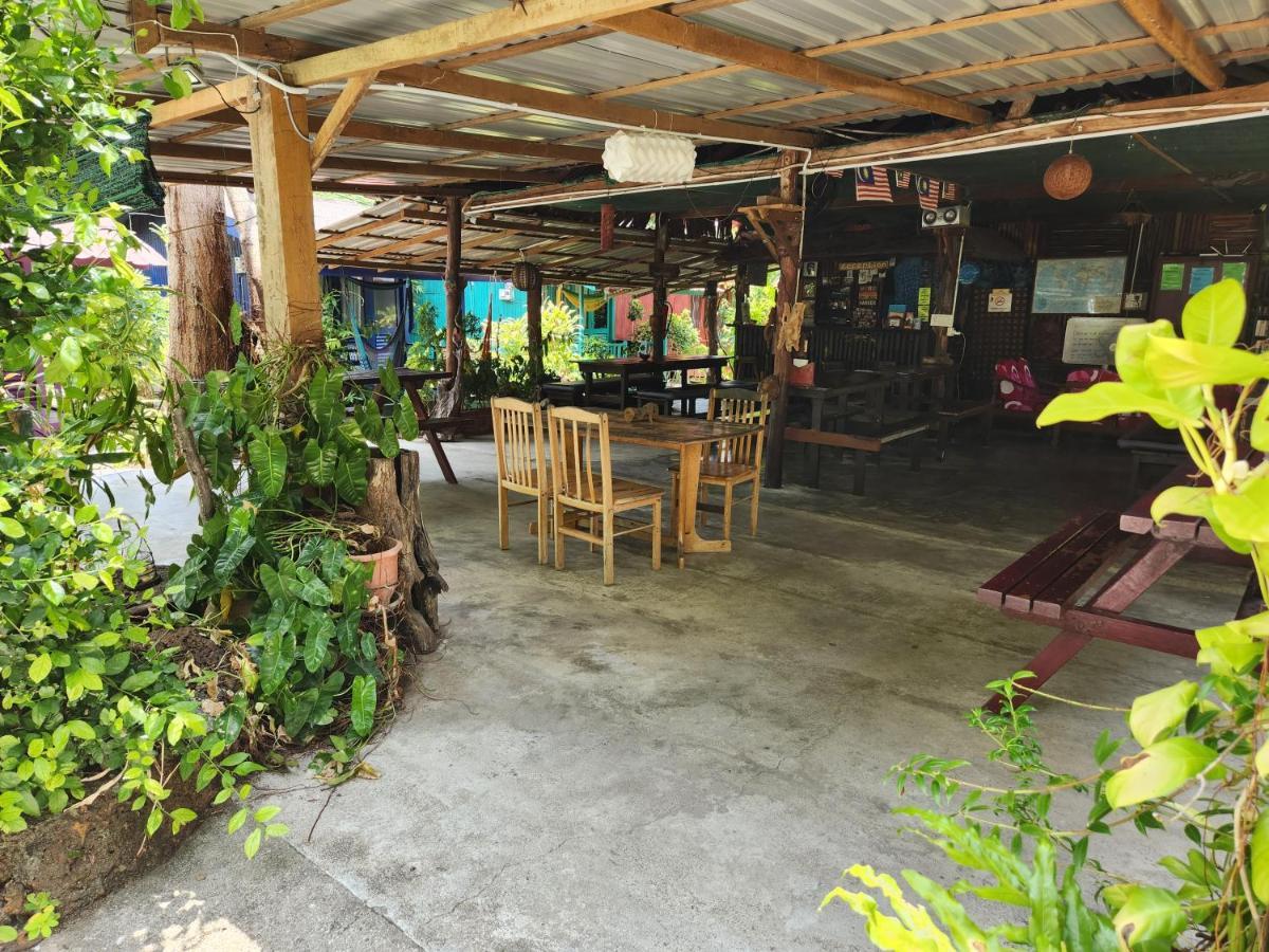 Gecko Guesthouse Pantai Cenang  Eksteriør bilde