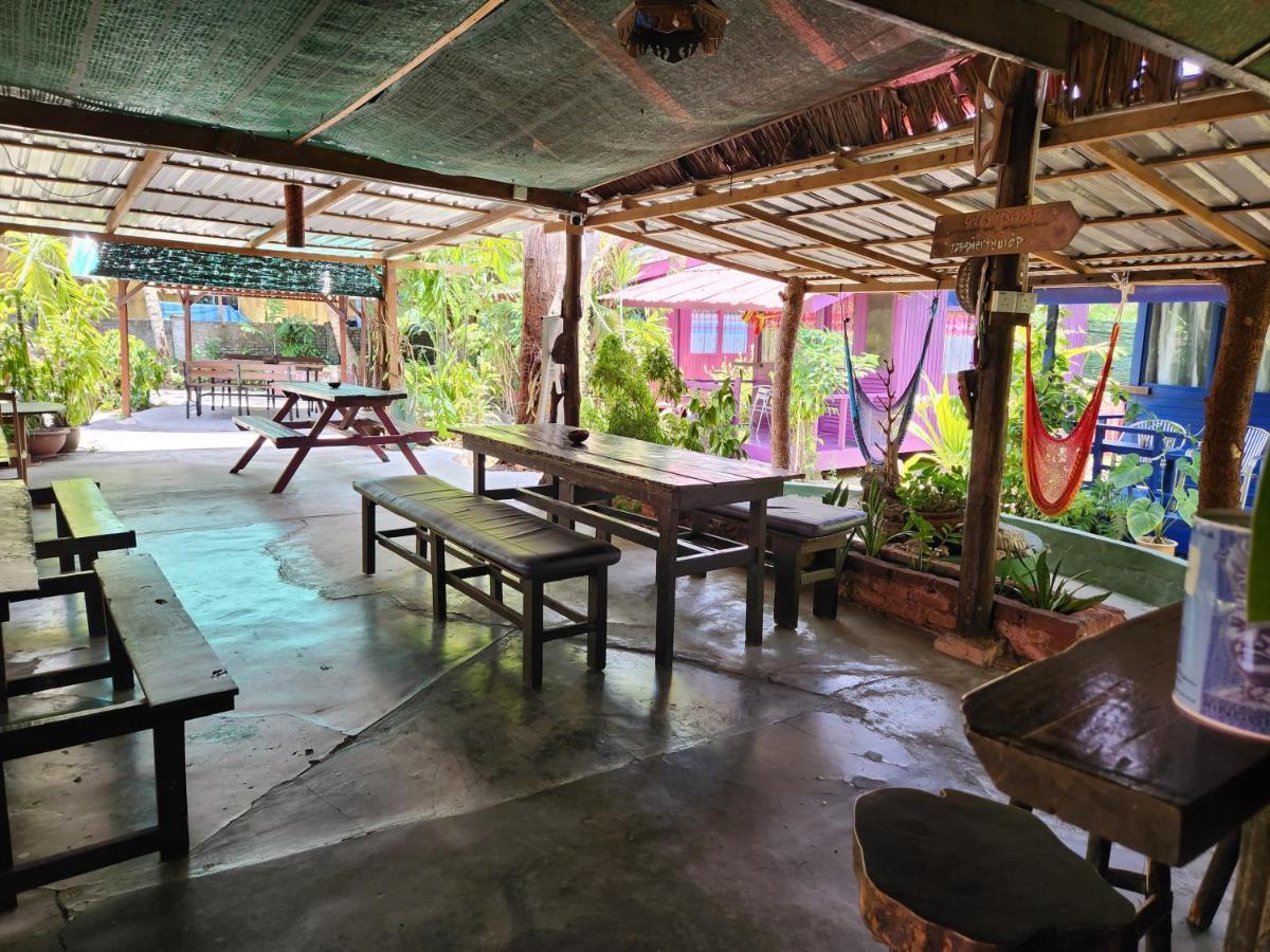 Gecko Guesthouse Pantai Cenang  Eksteriør bilde