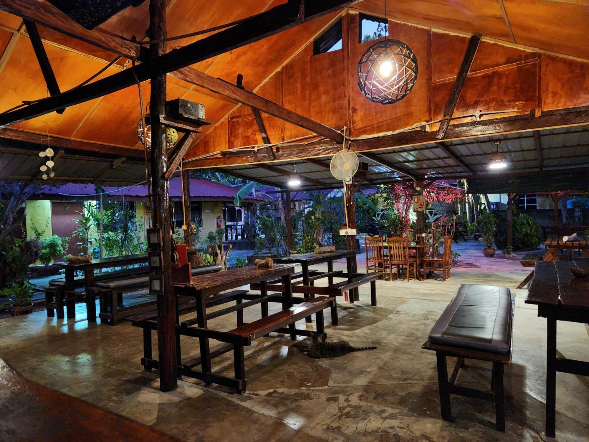 Gecko Guesthouse Pantai Cenang  Eksteriør bilde